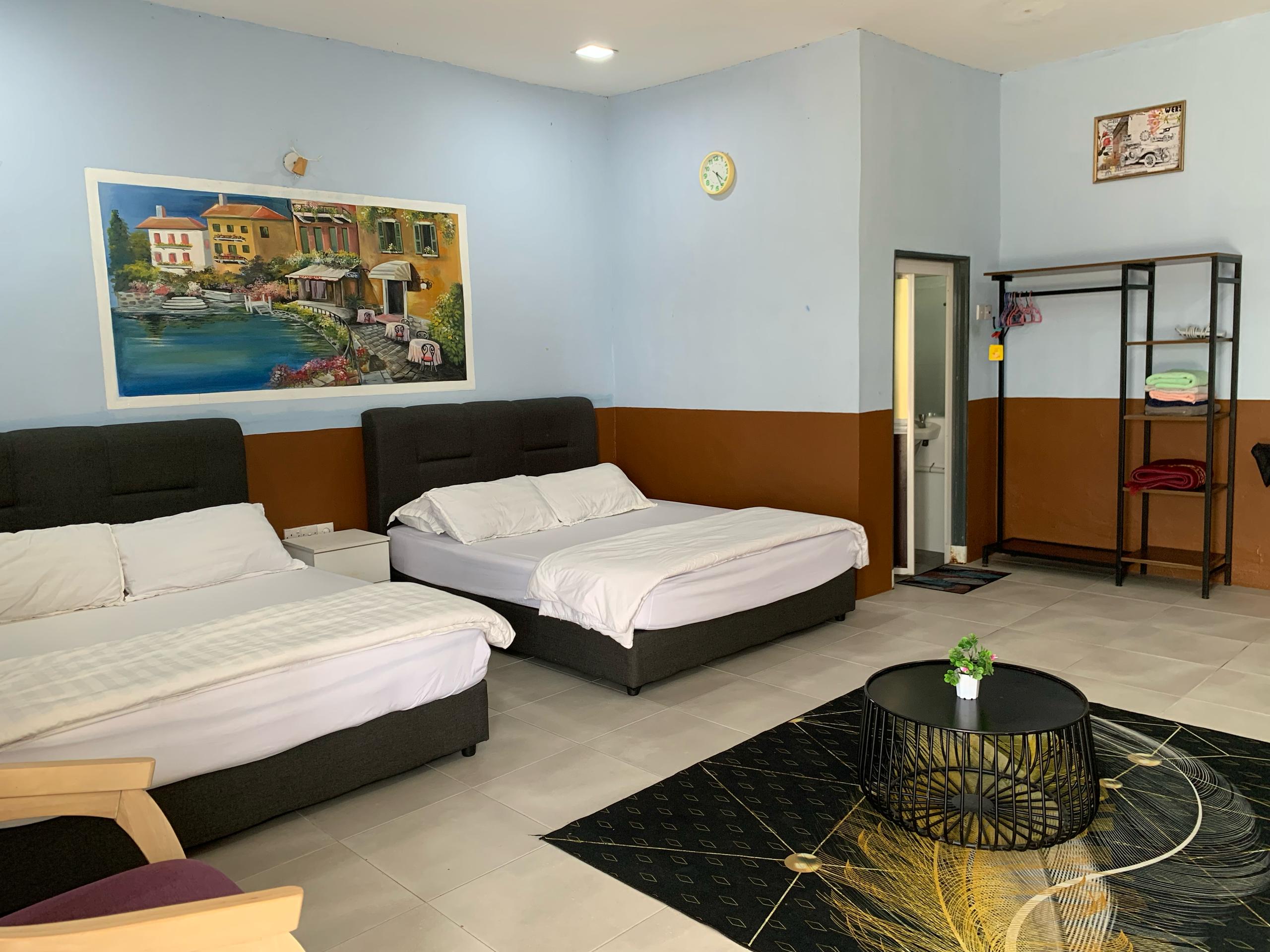 Deluxe (Pool View)